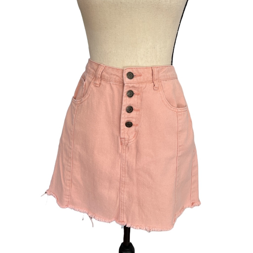 Sadie & Sage Baby Pink Button Denim Mini Skirt Size: Medium